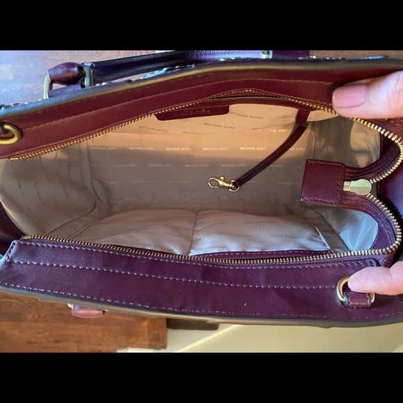 Michael Kors purse - Picture 2 of 2